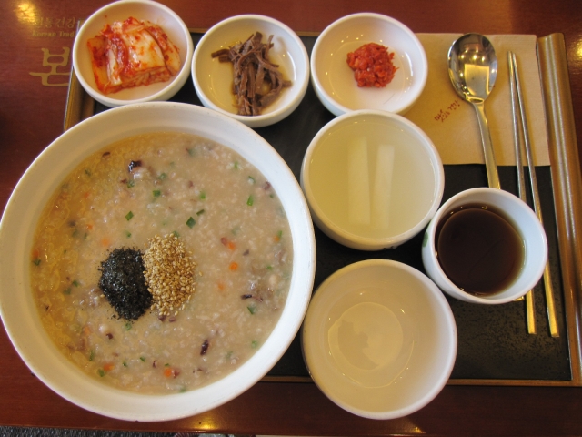 韓国スプーンと箸の位置